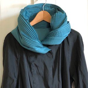 Reversible Packable Raincoat by MycraPac